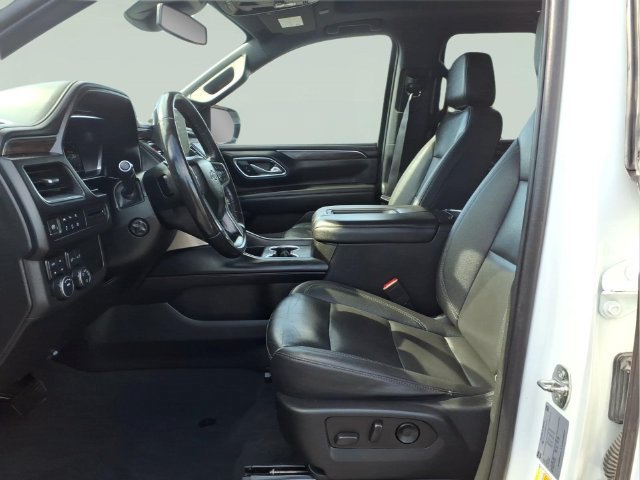 Used 2023 Chevrolet Suburban Z71 w/ Luxury Package AWD/4WD image 17