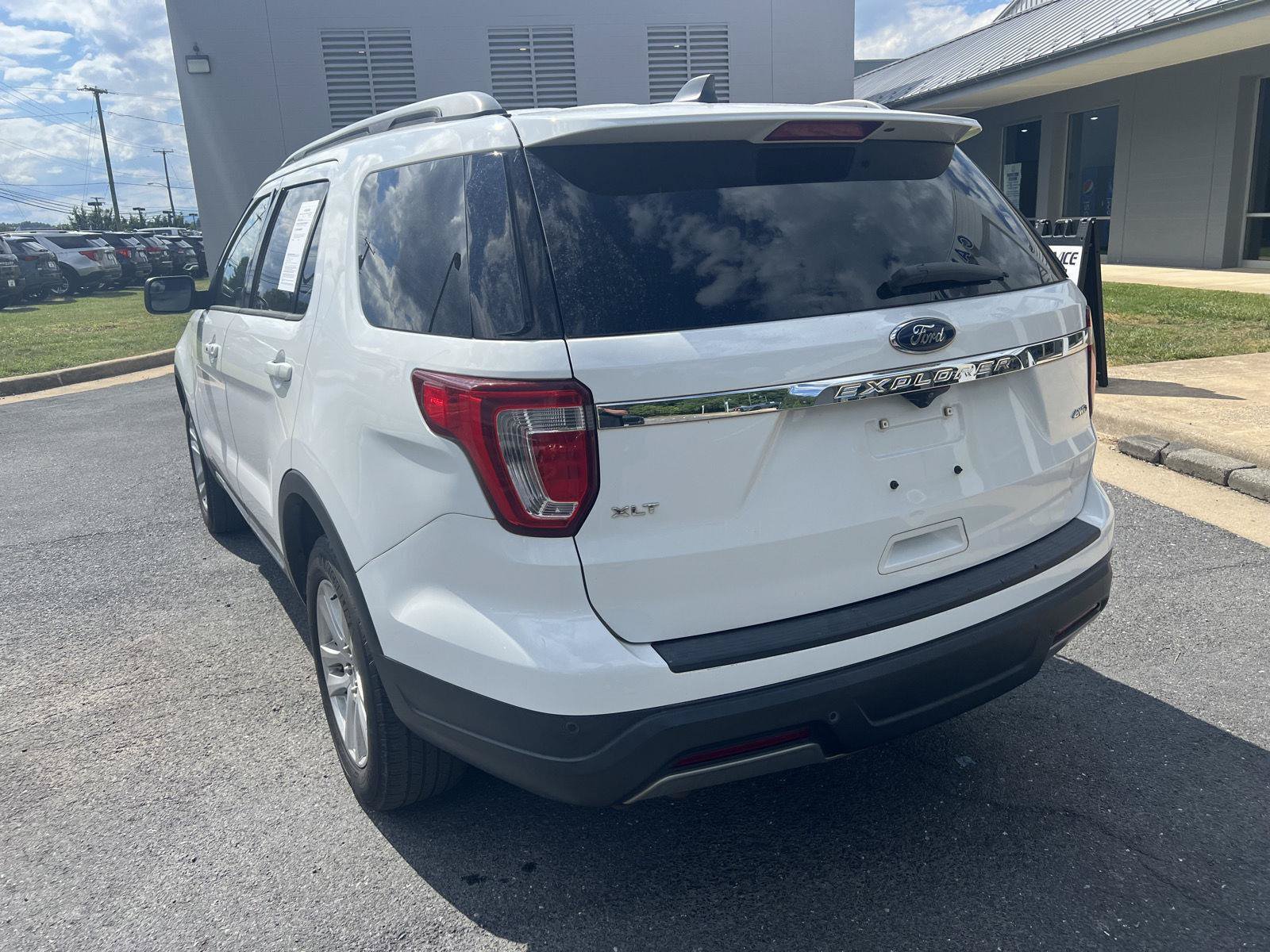 Certified 2019 Ford Explorer XLT AWD/4WD image 3