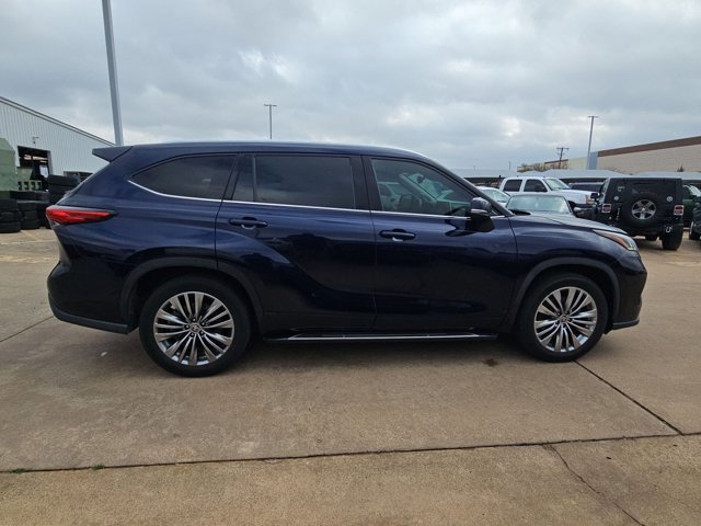Used 2020 Toyota Highlander Platinum image 4