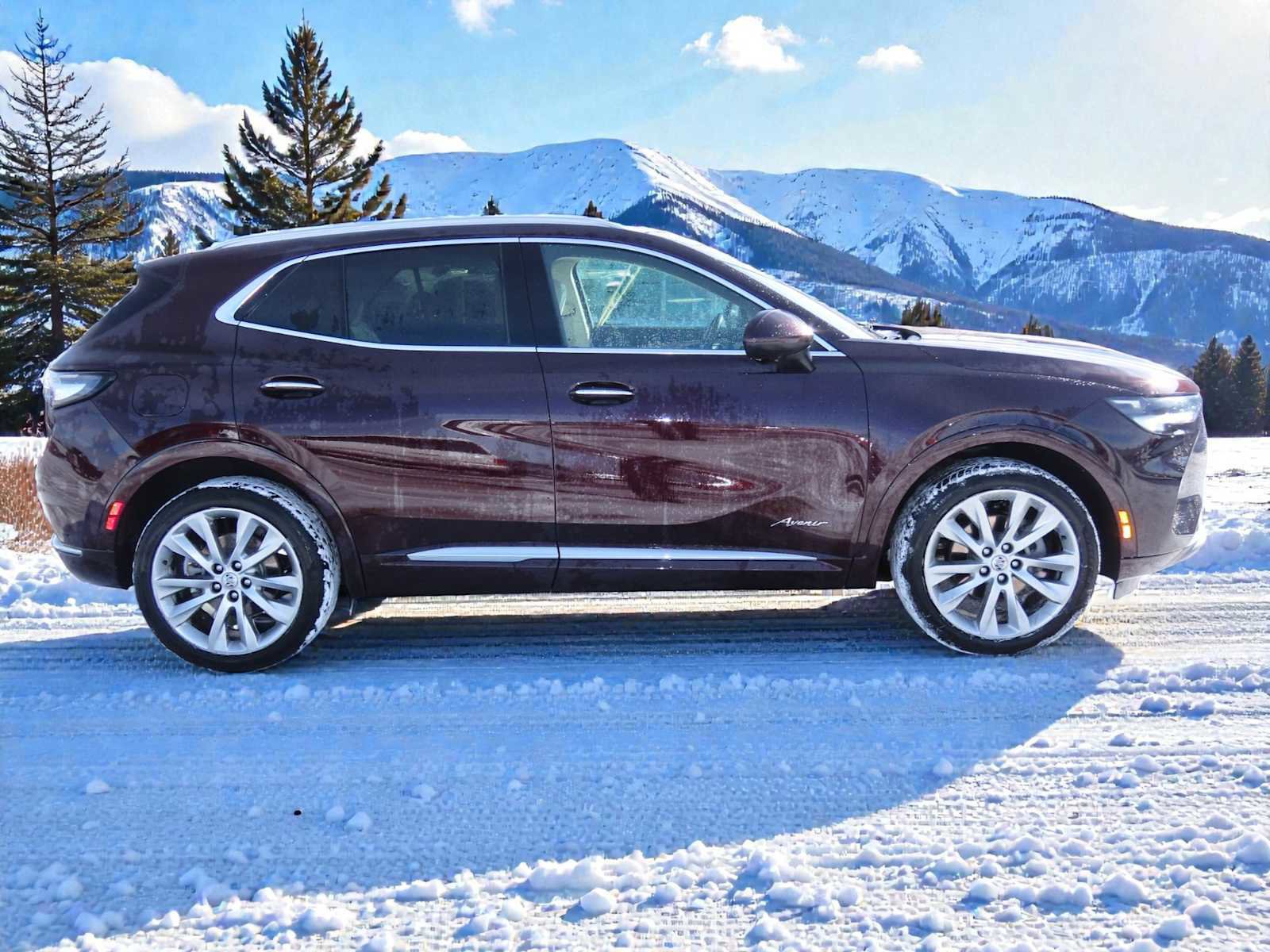 Used 2023 Buick Envision Avenir image 2