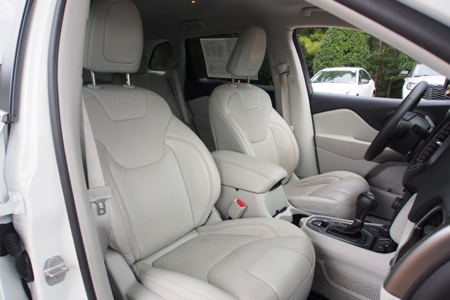 Used 2021 Jeep Cherokee Latitude Lux w/ Comfort/Convenience Group AWD/4WD image 11