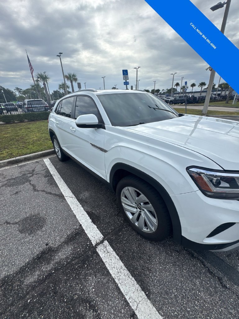 Used 2022 Volkswagen Atlas Cross Sport SE FWD image 2