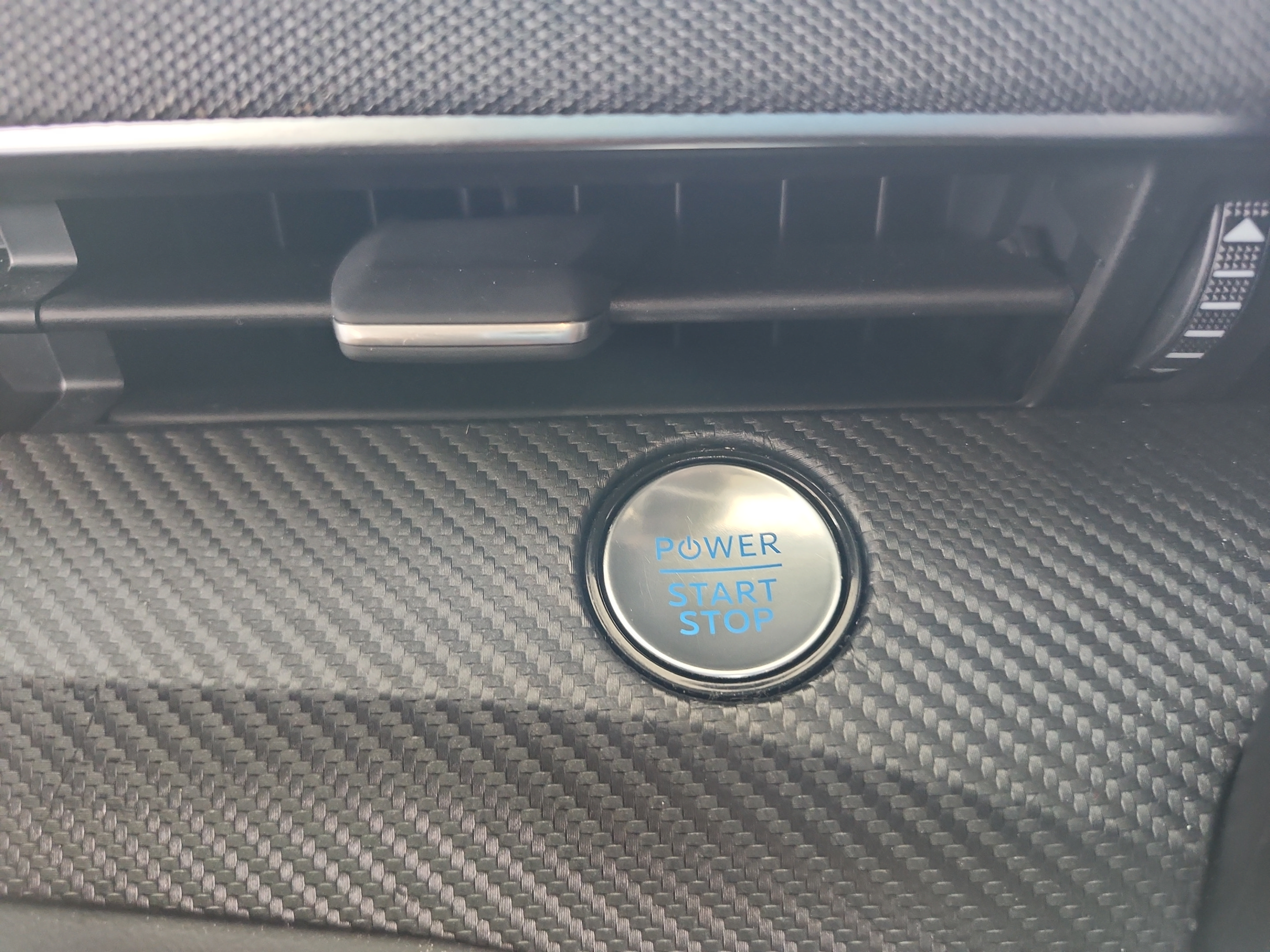 Certified 2025 Ford Mustang Mach-E Select RWD image 34