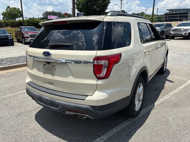 Certified 2018 Ford Explorer XLT FWD image 4