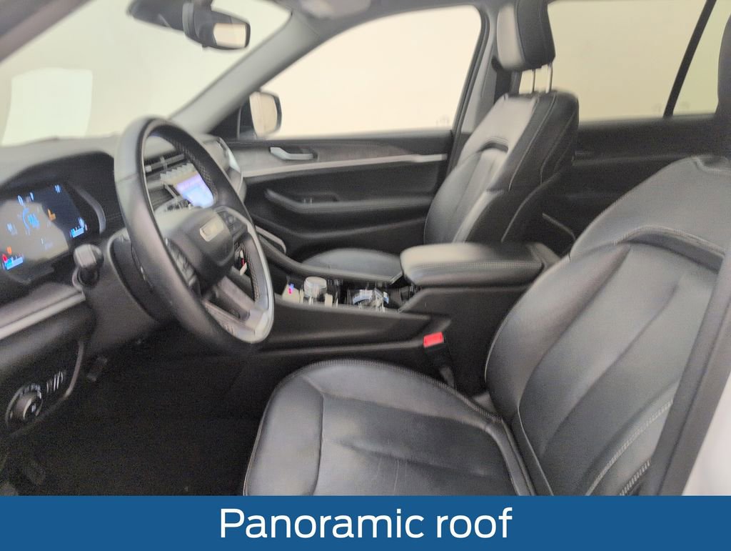 Used 2022 Jeep Grand Cherokee Limited AWD/4WD image 4