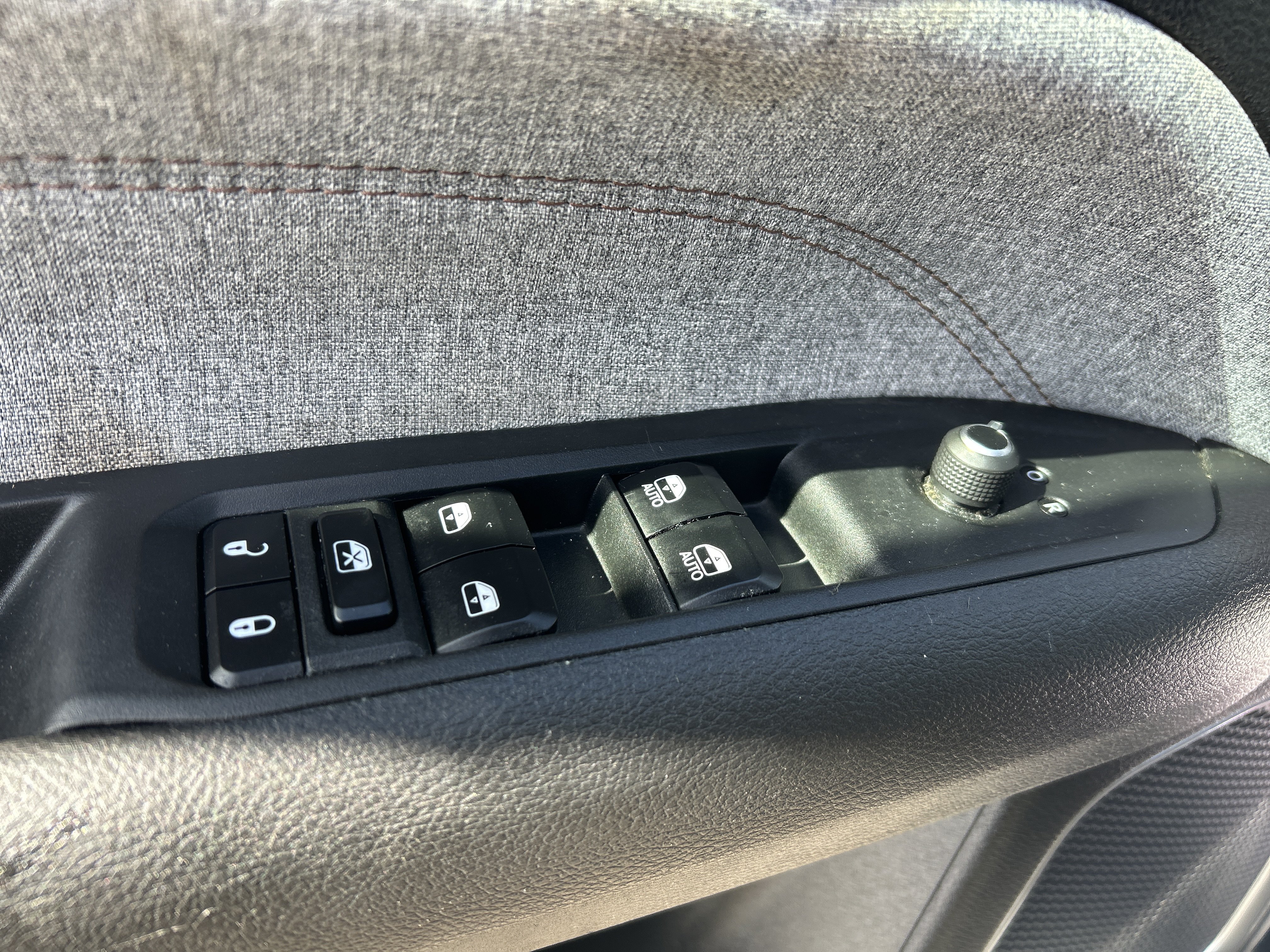 Used 2023 Jeep Compass Latitude AWD/4WD image 10