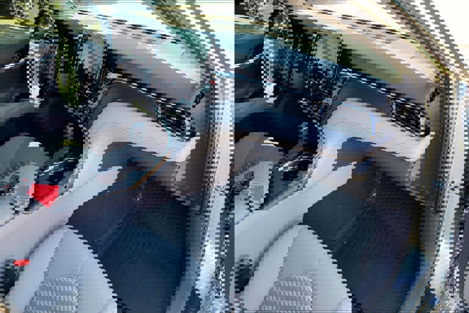 Used 2023 Toyota Camry SE image 18