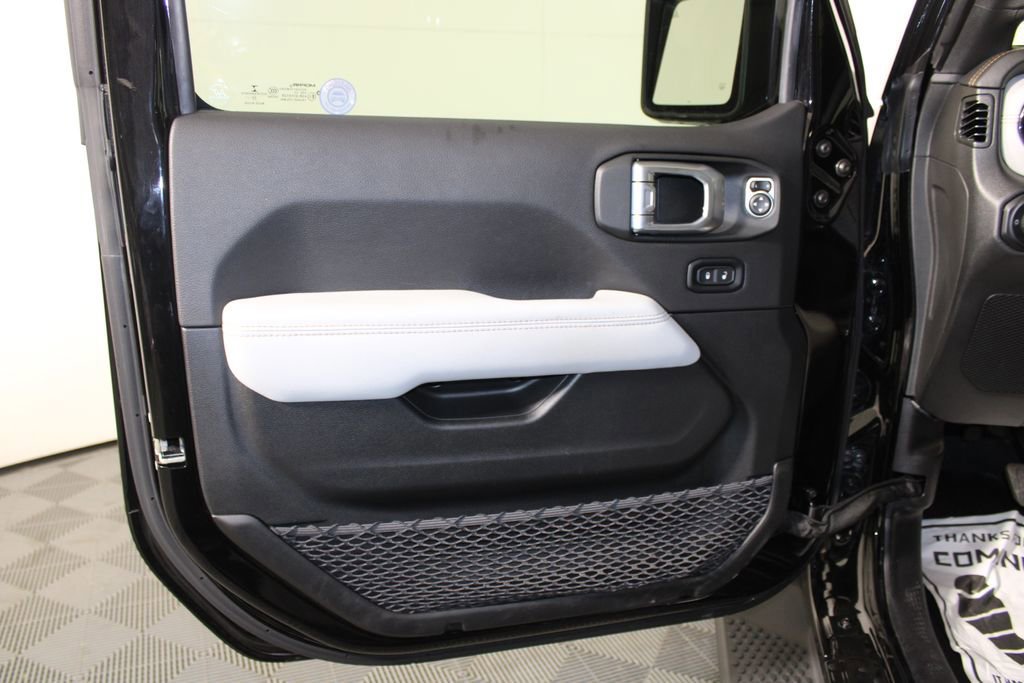Used 2023 Jeep Wrangler Altitude image 19