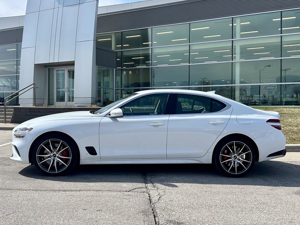 Used 2025 Genesis G70 2.5T image 5