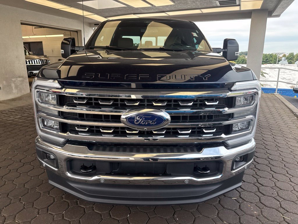 Certified 2025 Ford F350 Lariat w/ Lariat Ultimate Package AWD/4WD image 2
