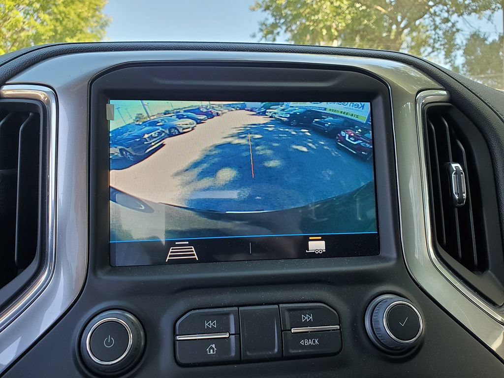 Used 2022 Chevrolet Silverado 1500 LT AWD/4WD image 9