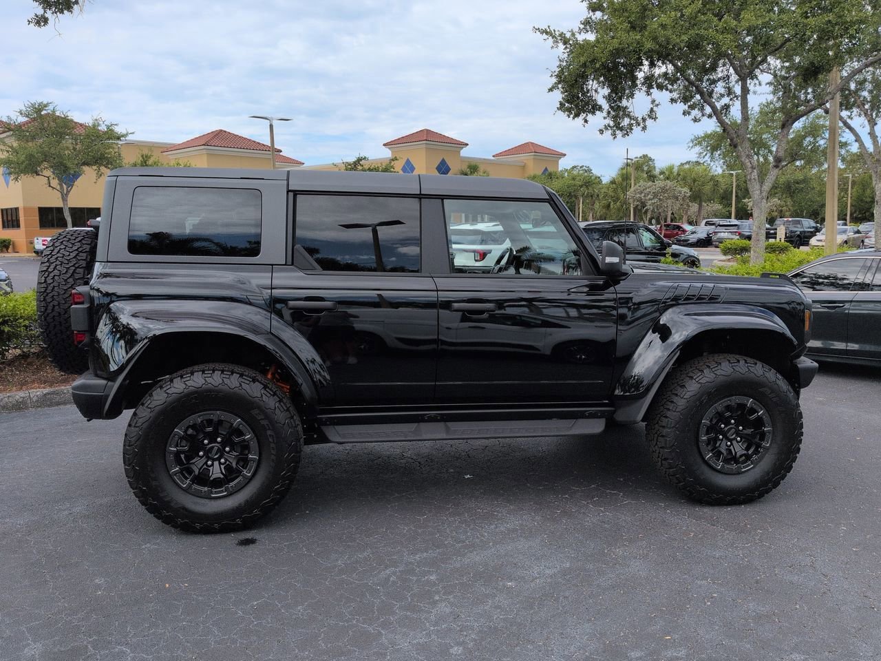 Certified 2024 Ford Bronco Raptor AWD/4WD image 6