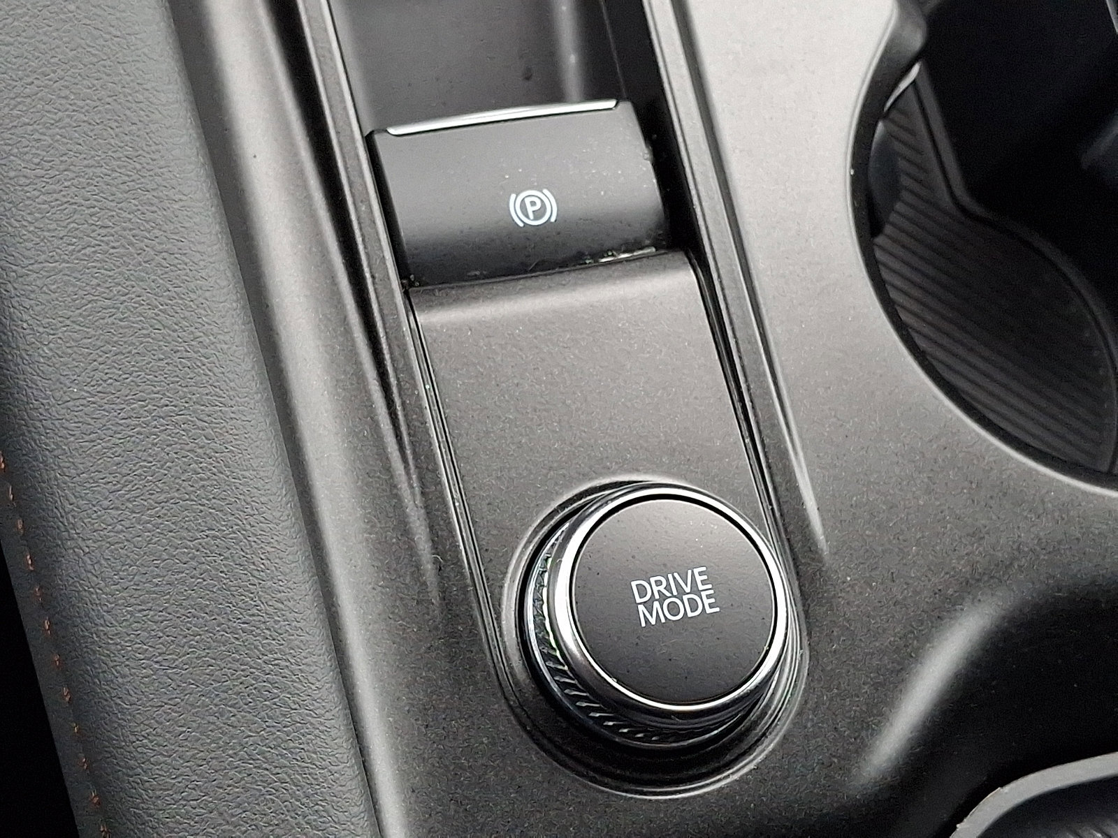 Certified 2025 Ford Explorer Active image 29