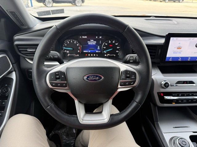 Certified 2023 Ford Explorer XLT image 34
