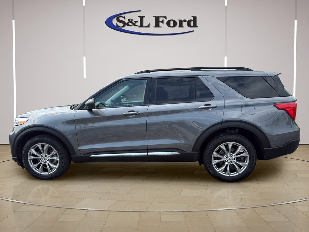 Certified 2023 Ford Explorer XLT w/ Equipment Group 202A AWD/4WD image 4