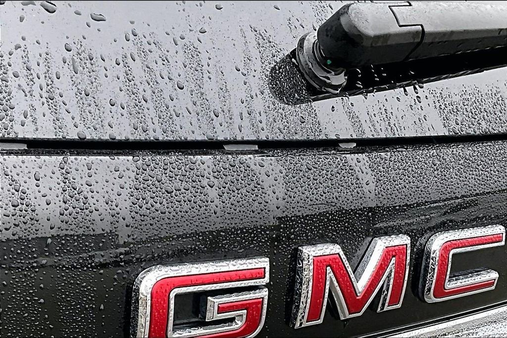 Used 2024 GMC Terrain SLE image 30