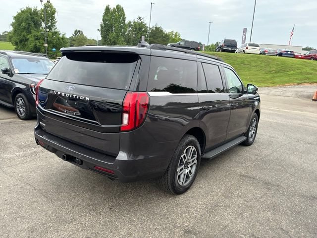 Certified 2025 Ford Expedition Active AWD/4WD image 22
