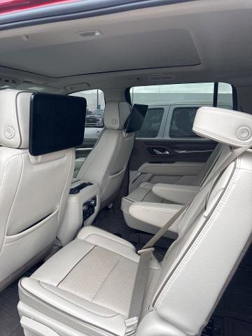 Used 2023 GMC Yukon XL Denali w/ Advanced Technology Package AWD/4WD image 7