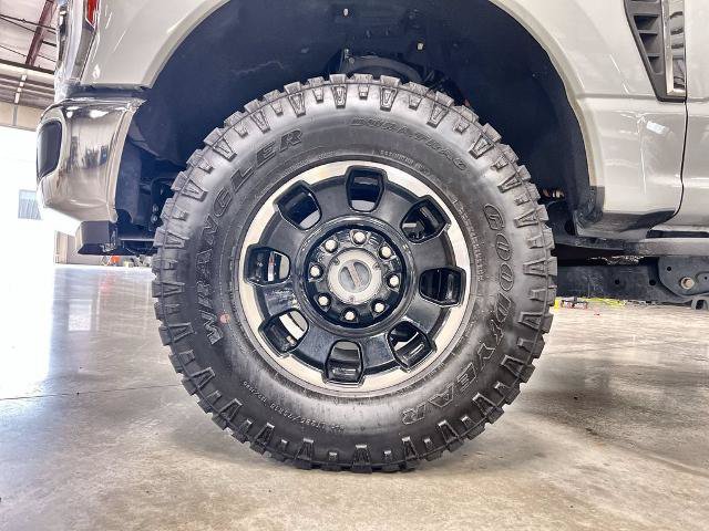 Certified 2025 Ford F250 Lariat w/ Tremor Off-Road Package AWD/4WD image 12