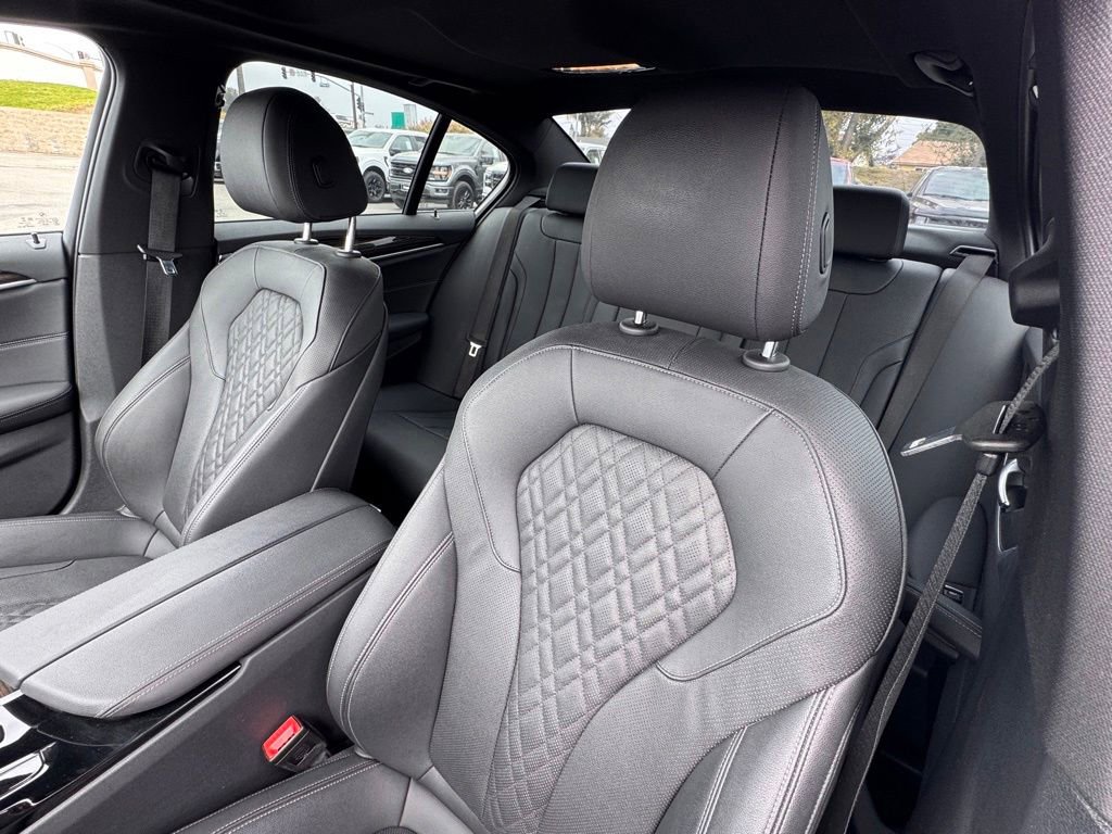 Used 2021 BMW 540i w/ M Sport Package RWD image 20