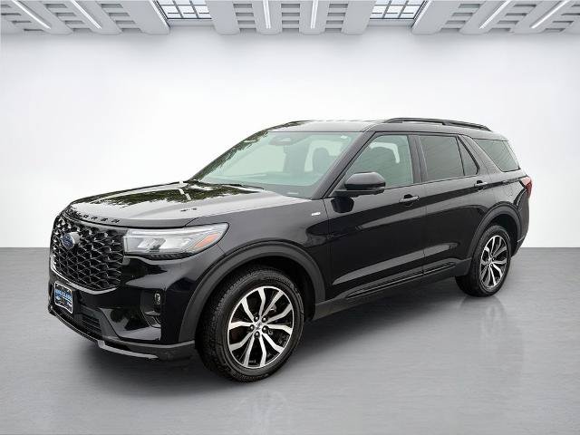 Certified 2025 Ford Explorer ST-Line AWD/4WD image 8