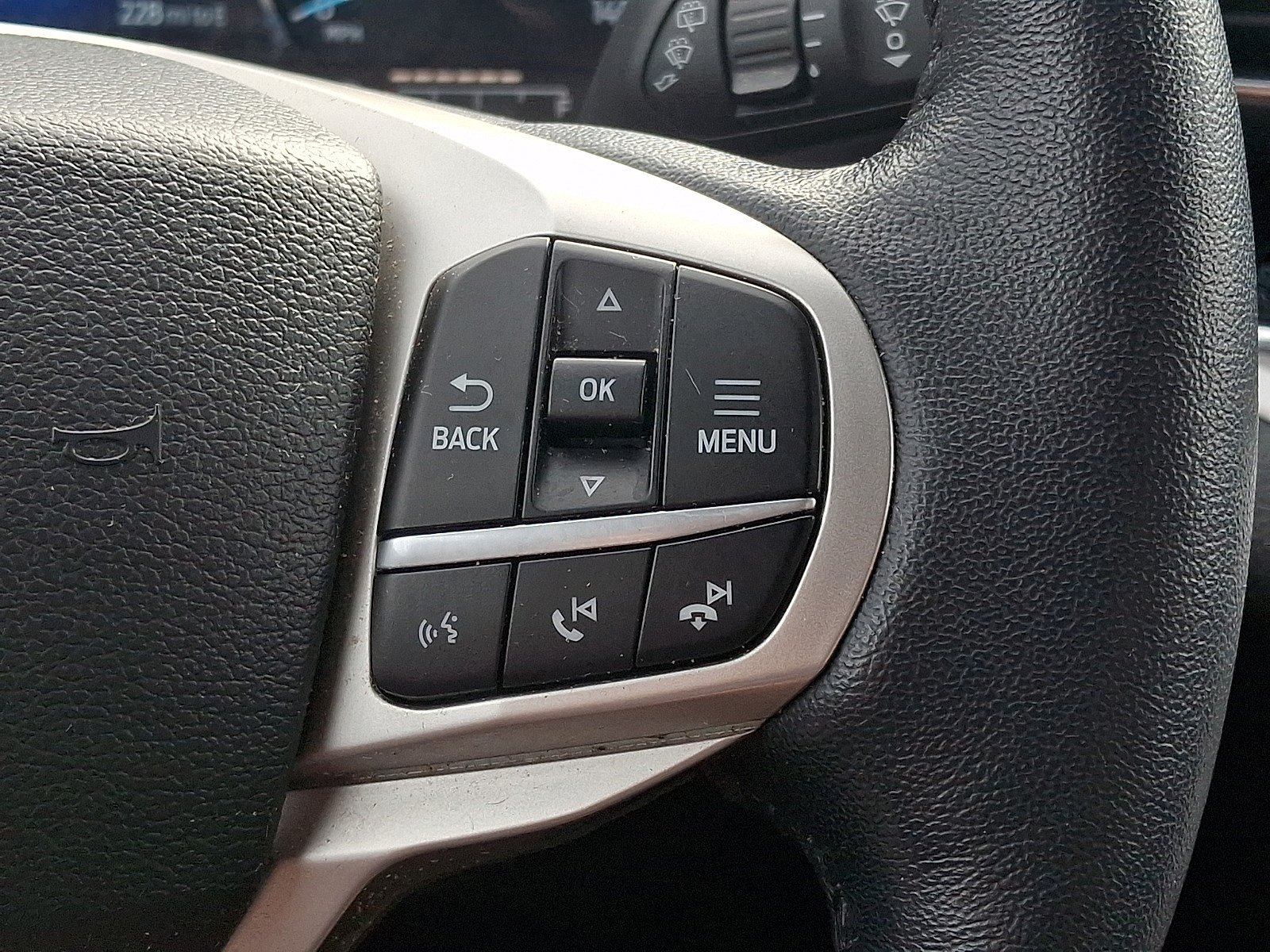Certified 2022 Ford Explorer XLT w/ Equipment Group 202A RWD image 20