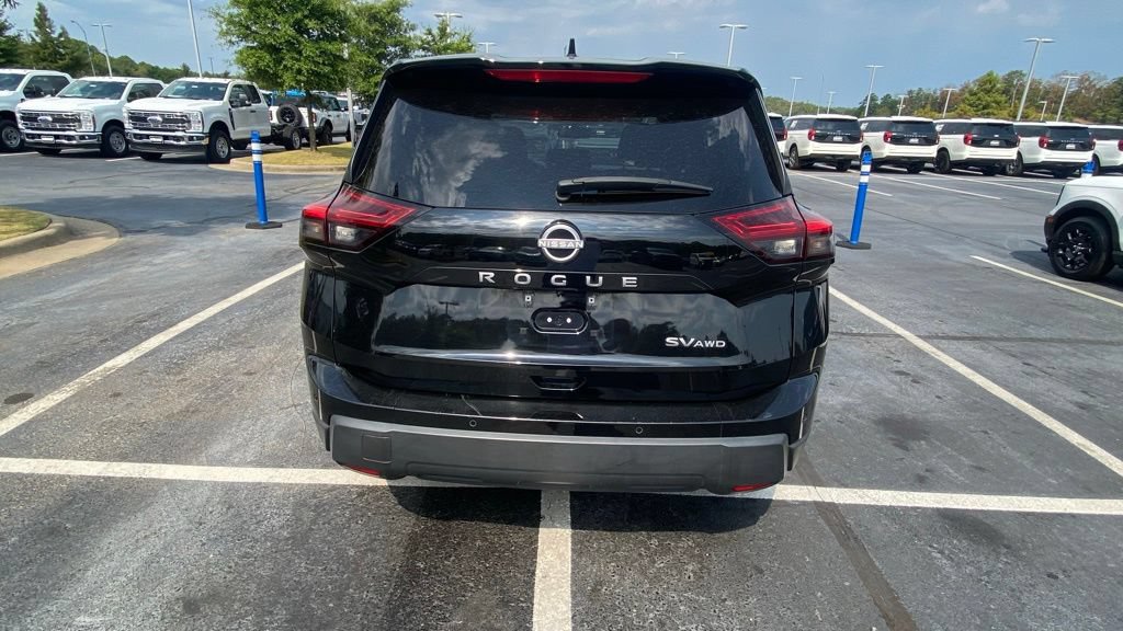 Used 2024 Nissan Rogue SV AWD/4WD image 6