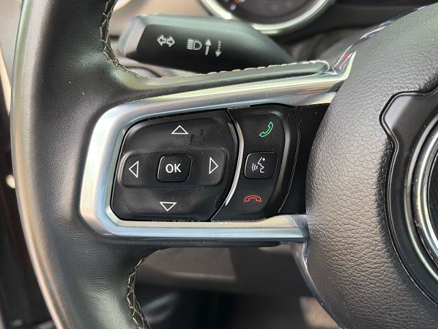 Used 2018 Jeep Wrangler Unlimited Sahara AWD/4WD image 15