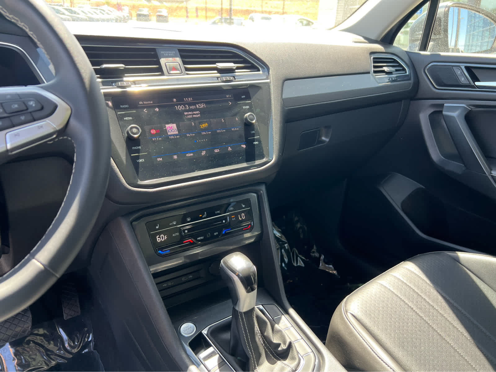 Used 2022 Volkswagen Tiguan SE AWD/4WD image 36