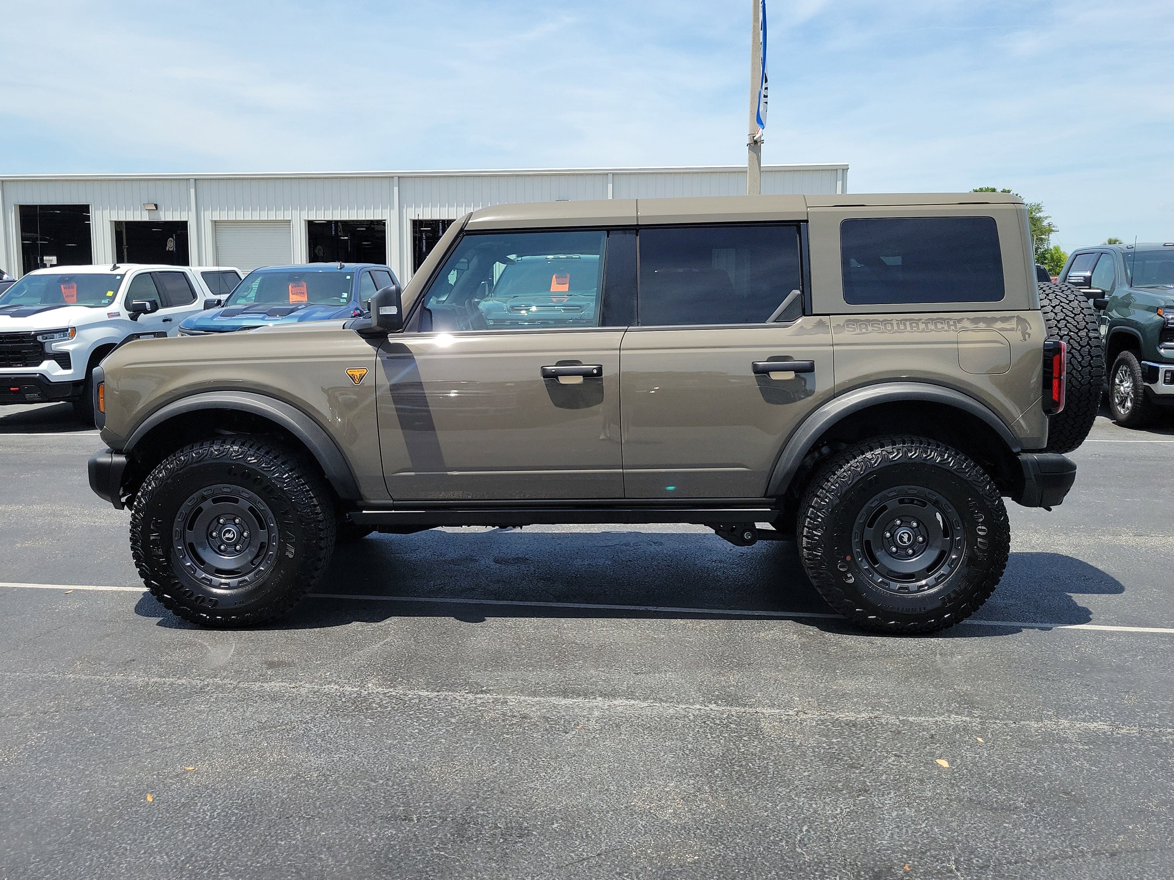 Certified 2025 Ford Bronco Badlands AWD/4WD image 6