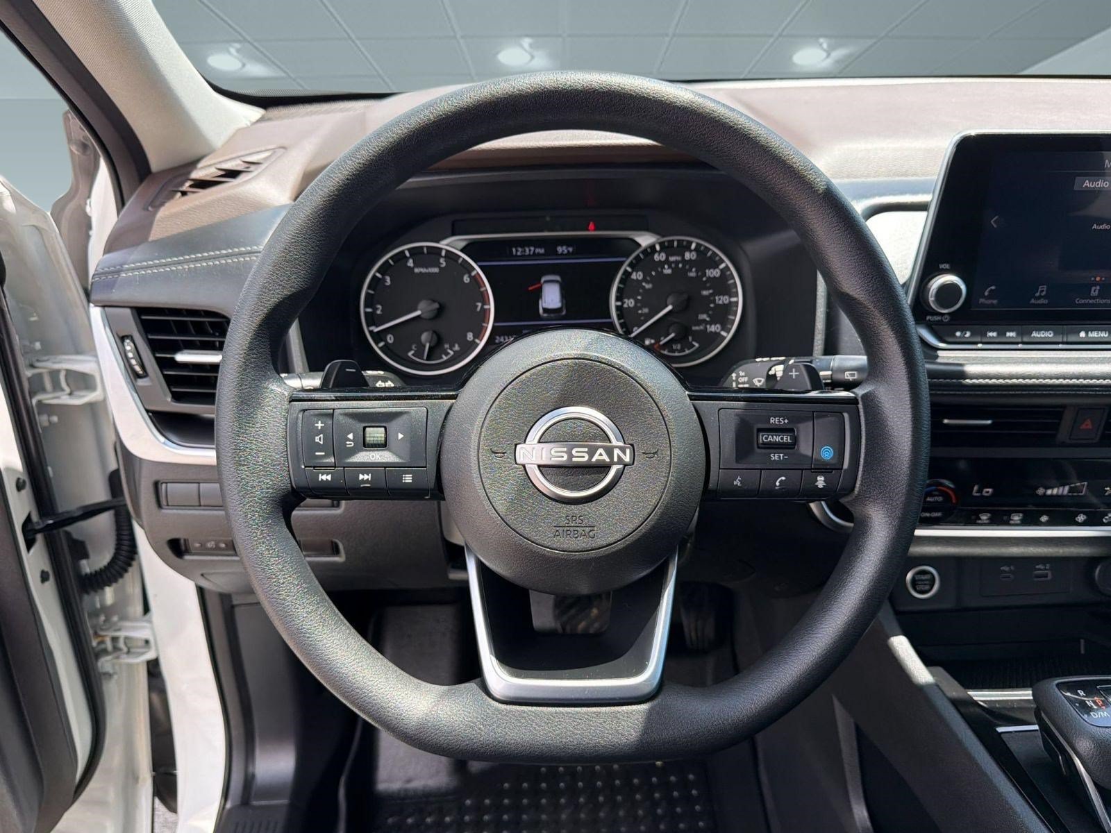 Used 2023 Nissan Rogue SV FWD image 11