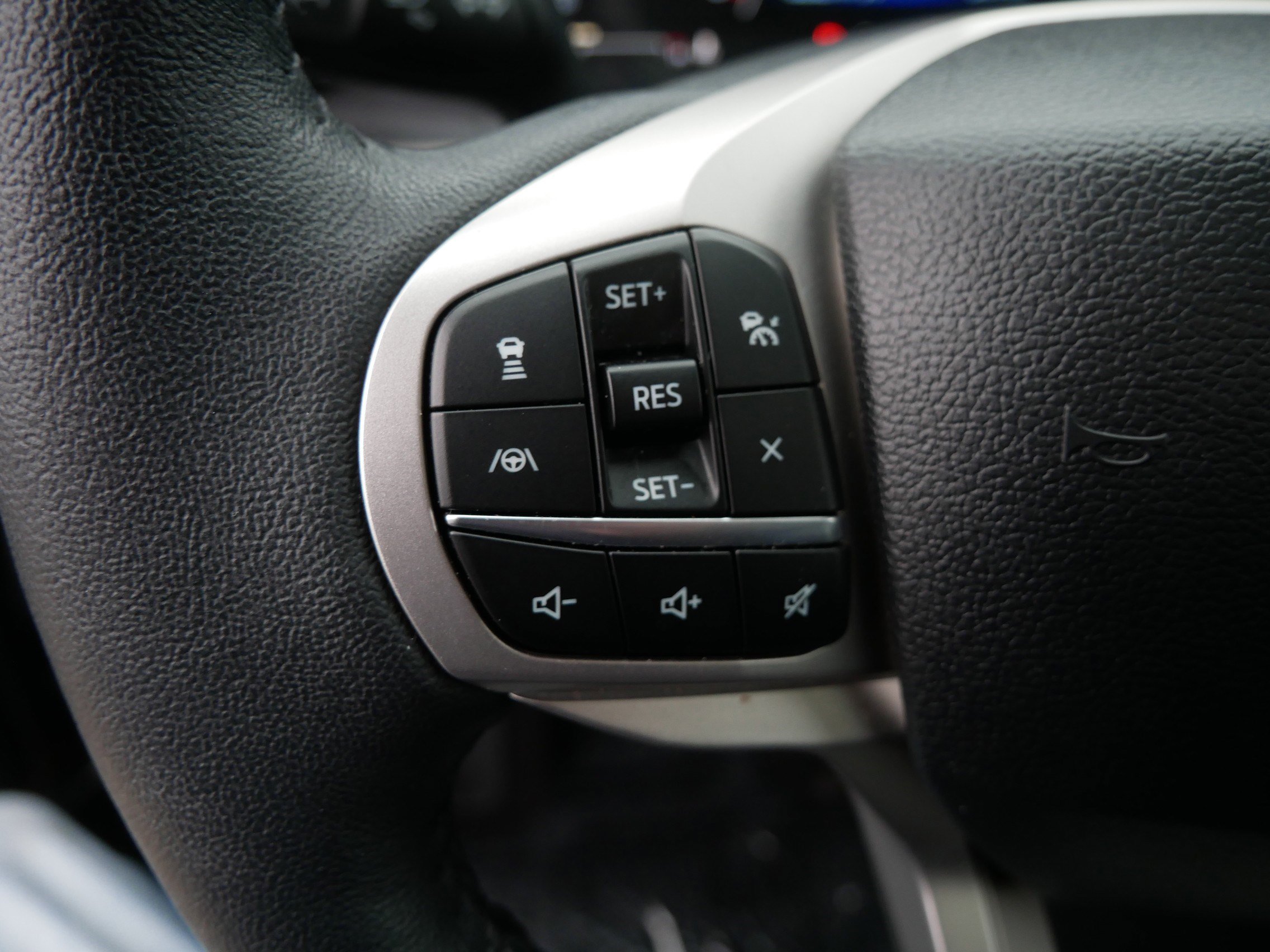 Certified 2024 Ford Explorer XLT w/ Equipment Group 202A image 28