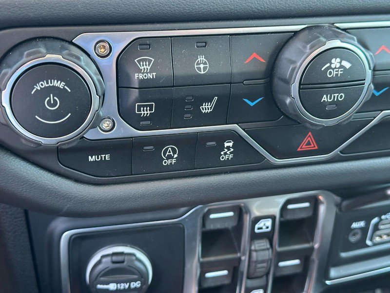 Used 2024 Jeep Gladiator Mojave w/ Technology Group image 21