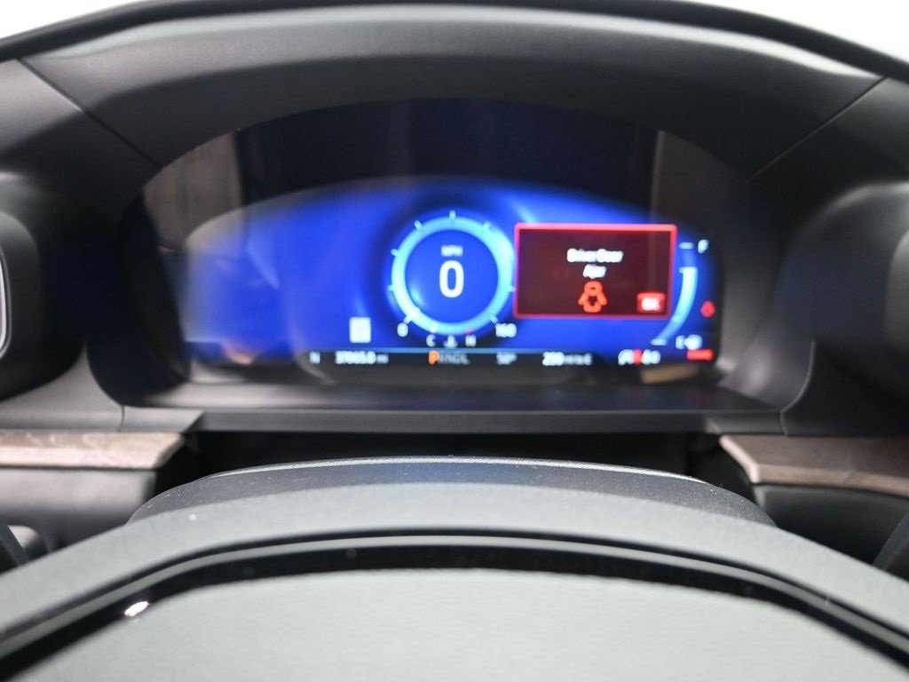 Certified 2023 Ford Explorer Platinum w/ Technology Package image 31