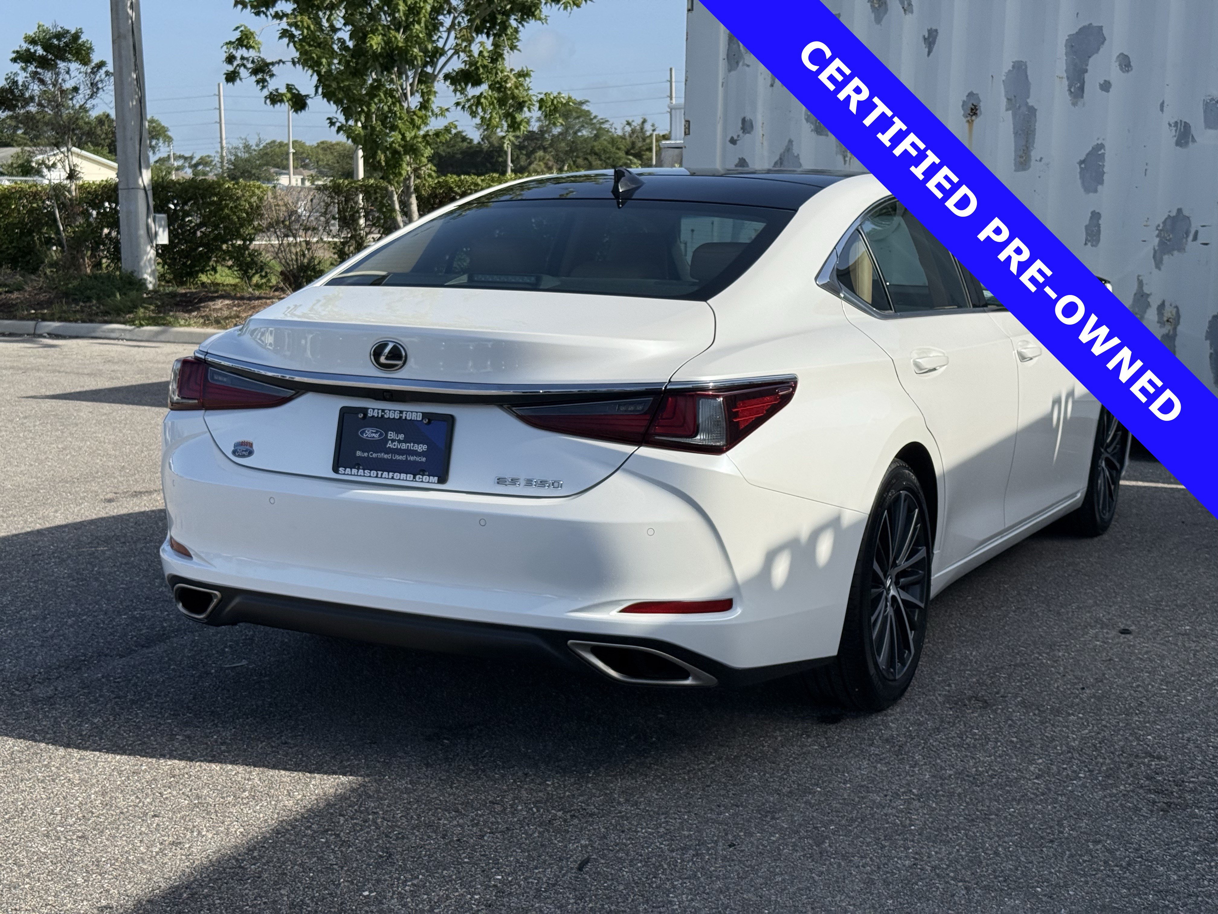 Used 2022 Lexus ES 350 w/ Premium Package FWD image 4