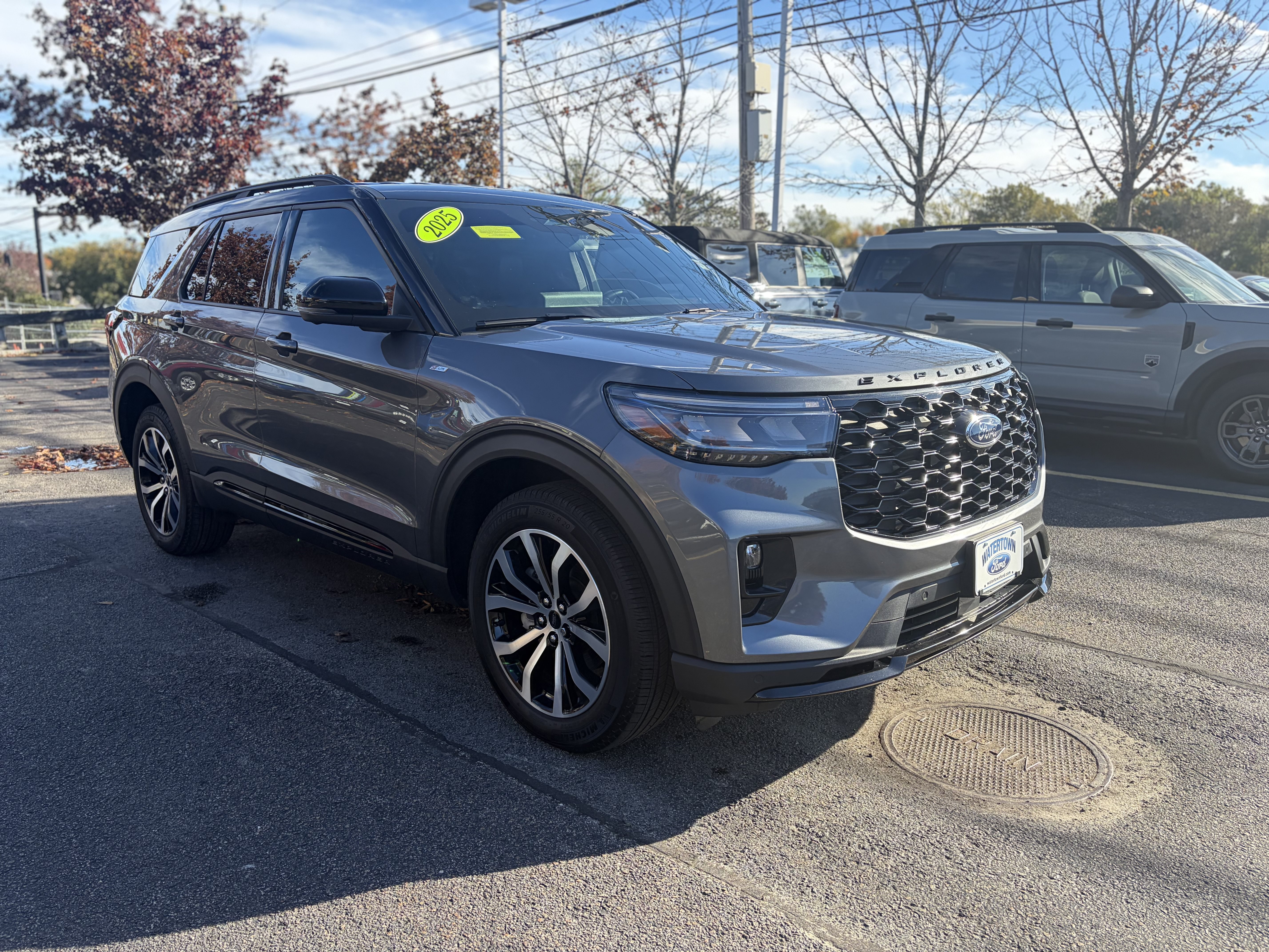 Certified 2025 Ford Explorer ST-Line AWD/4WD image 3