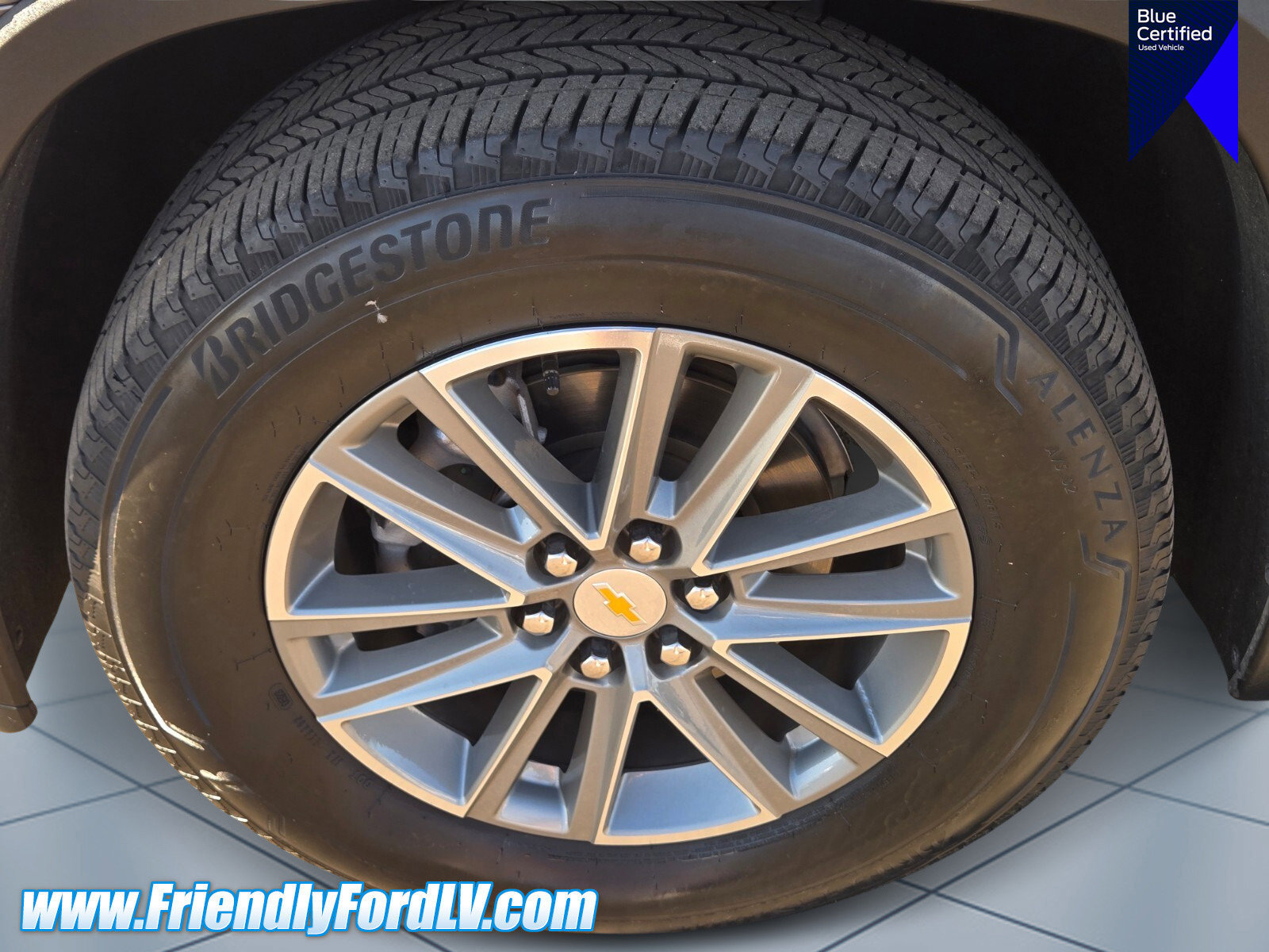 Used 2023 Chevrolet Traverse LT image 8