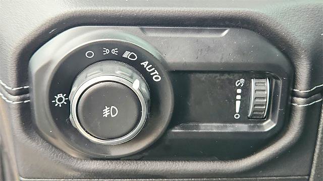 Used 2025 Jeep Wrangler Unlimited Sahara image 10