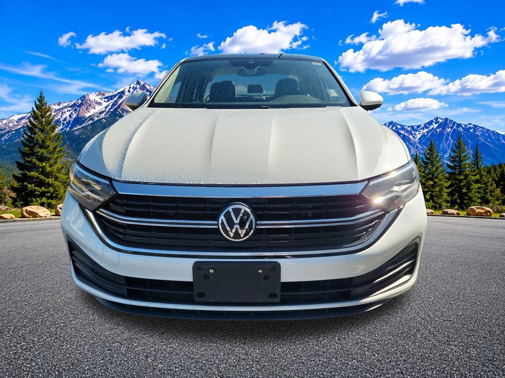 Used 2023 Volkswagen Jetta SE FWD image 2