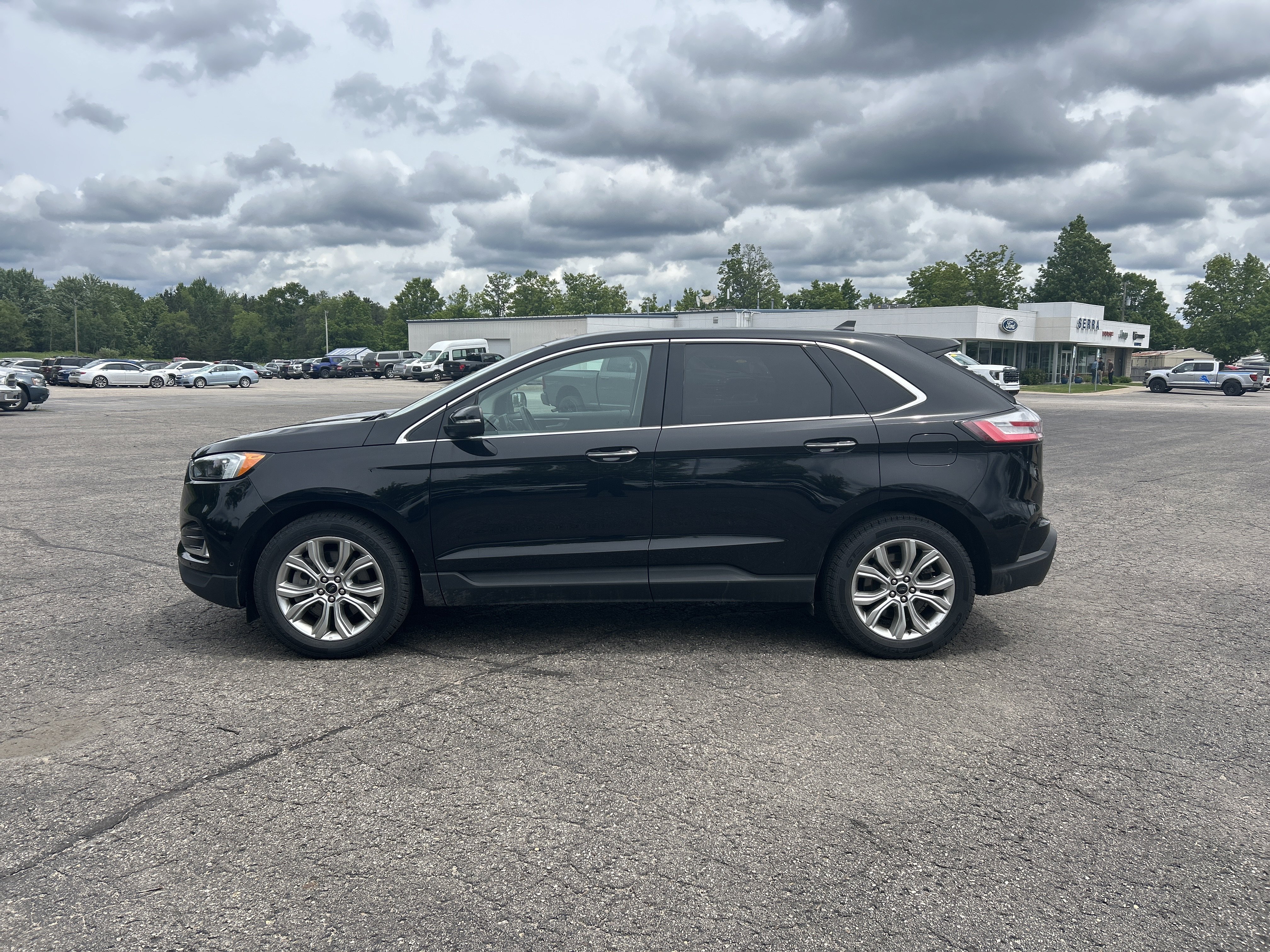 Certified 2024 Ford Edge Titanium AWD/4WD image 7