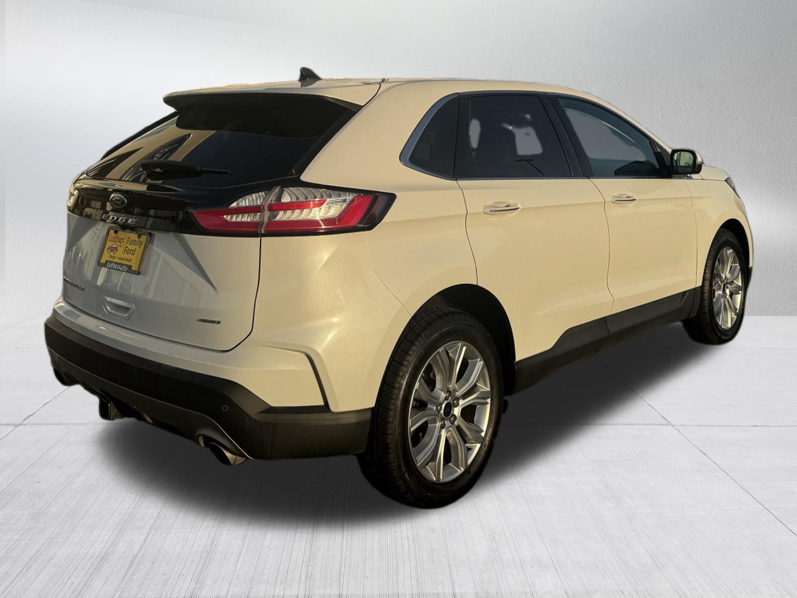 Certified 2022 Ford Edge Titanium w/ Equipment Group 301A AWD/4WD image 7