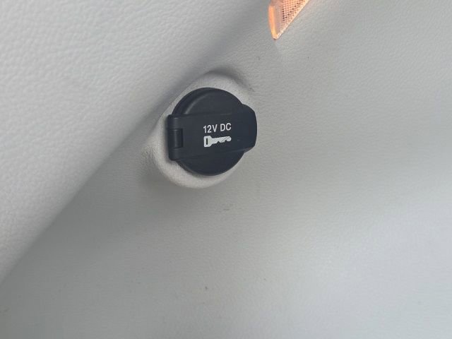 Used 2018 Jeep Compass Latitude FWD image 12