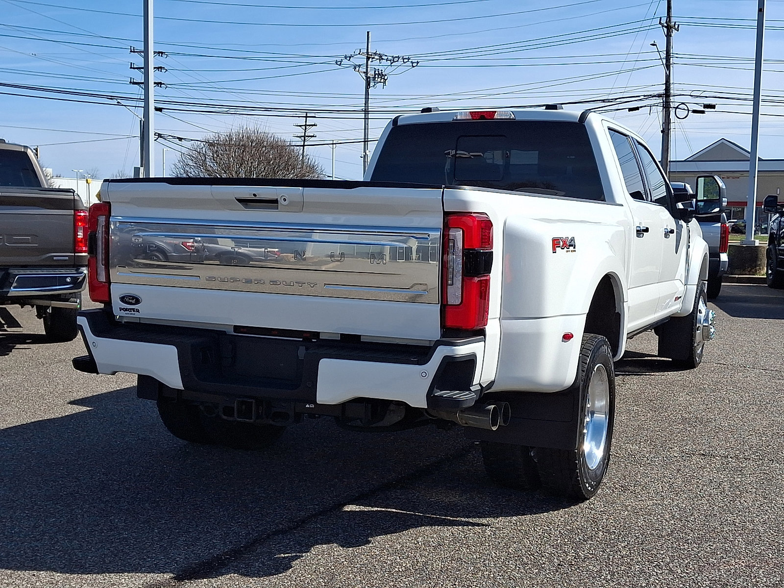 Certified 2024 Ford F450 Platinum w/ FX4 Off-Road Package image 6