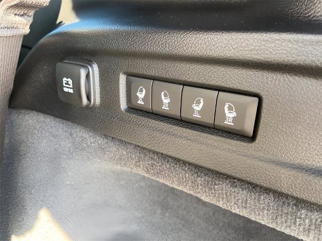 Used 2021 Jeep Grand Cherokee L Overland w/ Luxury Tech Group IV image 21