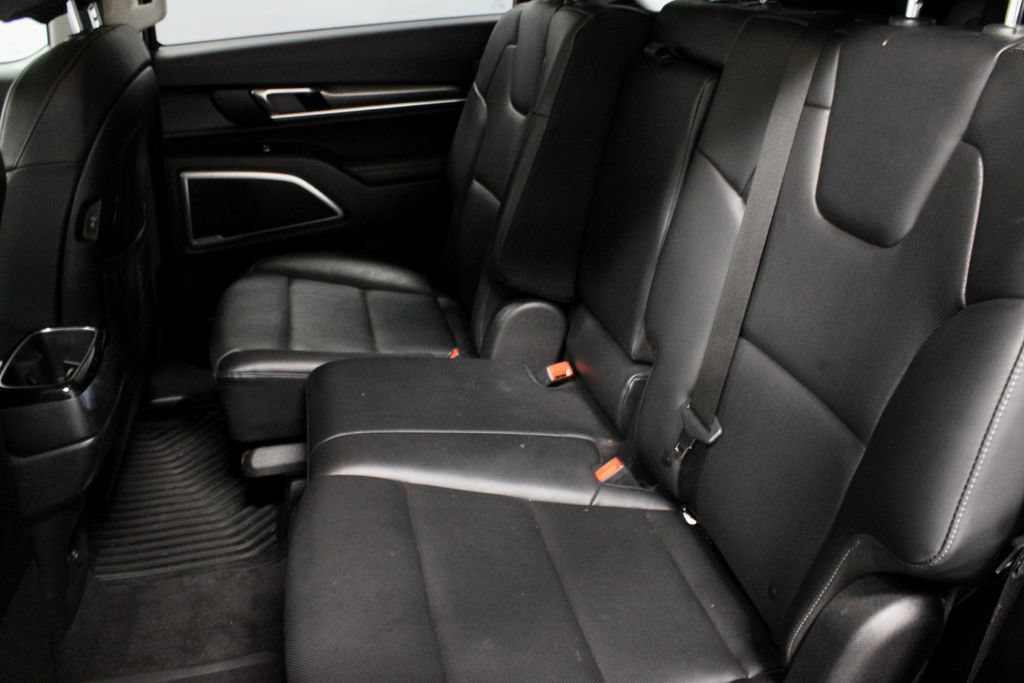 Used 2025 Kia Telluride LX FWD image 22