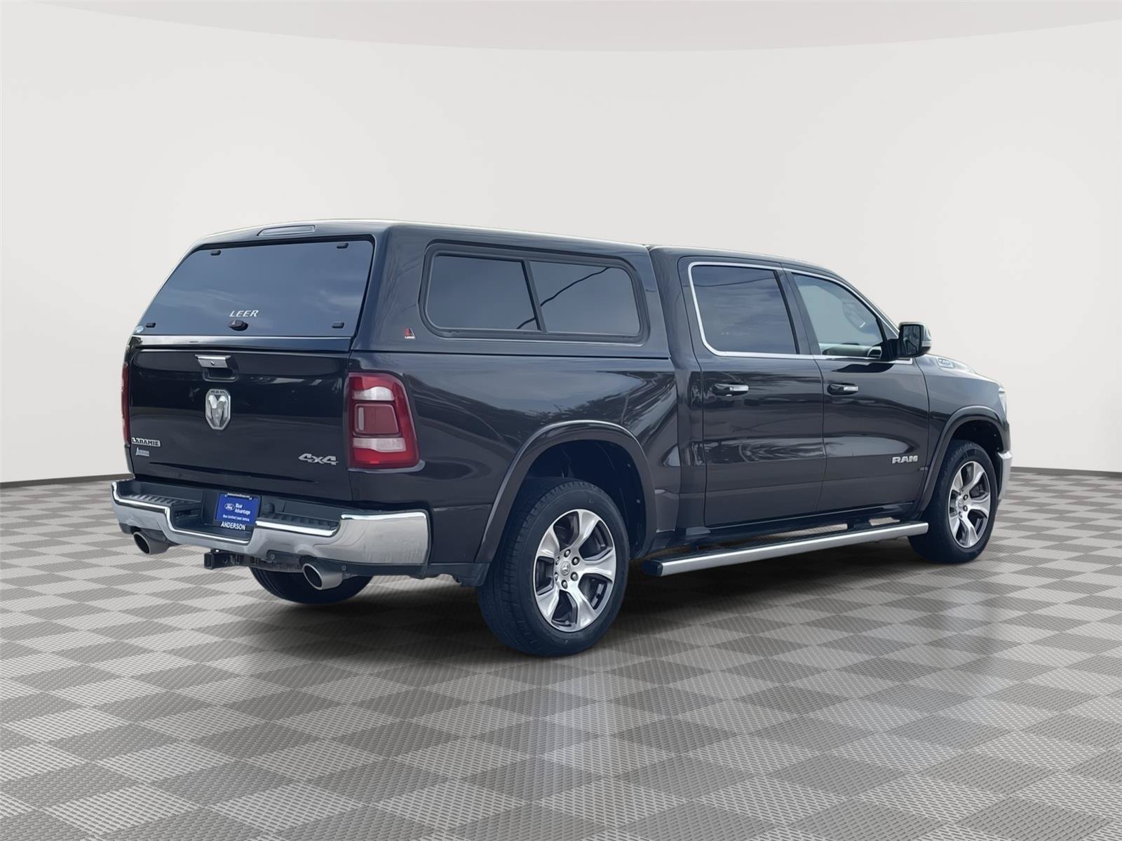 Used 2019 RAM 1500 Laramie AWD/4WD image 7