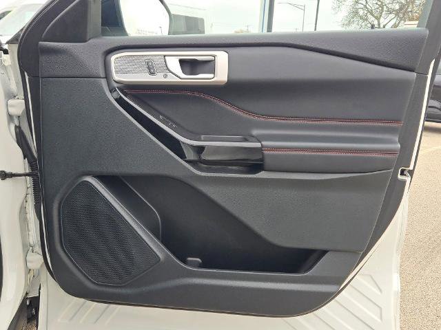 Certified 2023 Ford Explorer ST-Line w/ Class IV Trailer Tow Package image 8