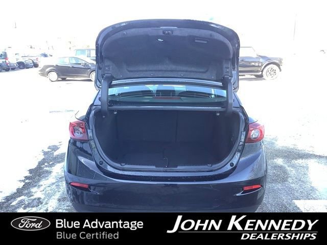 Used 2018 MAZDA MAZDA3 Sport w/ Preferred Equipment Package image 33