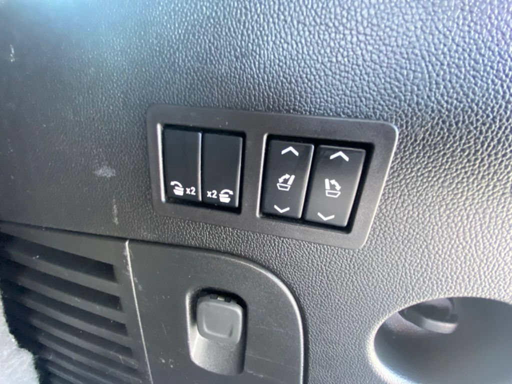 Used 2019 Cadillac Escalade Platinum AWD/4WD image 29