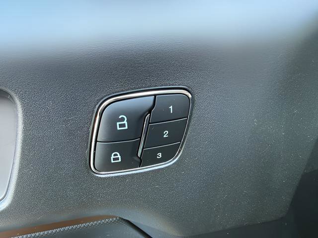 Certified 2025 Ford Bronco Sport Outer Banks w/ Outer Banks Tech Package+ AWD/4WD image 24